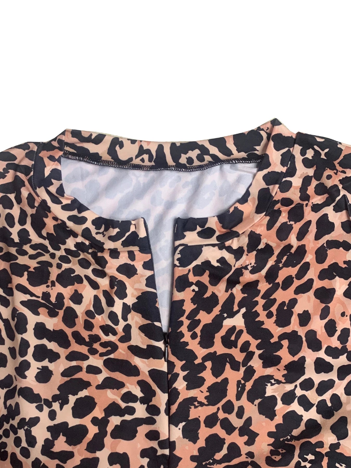 Fashionable long sleeved sexy leopard print V-neck jumpsuit shorts with zipper closure